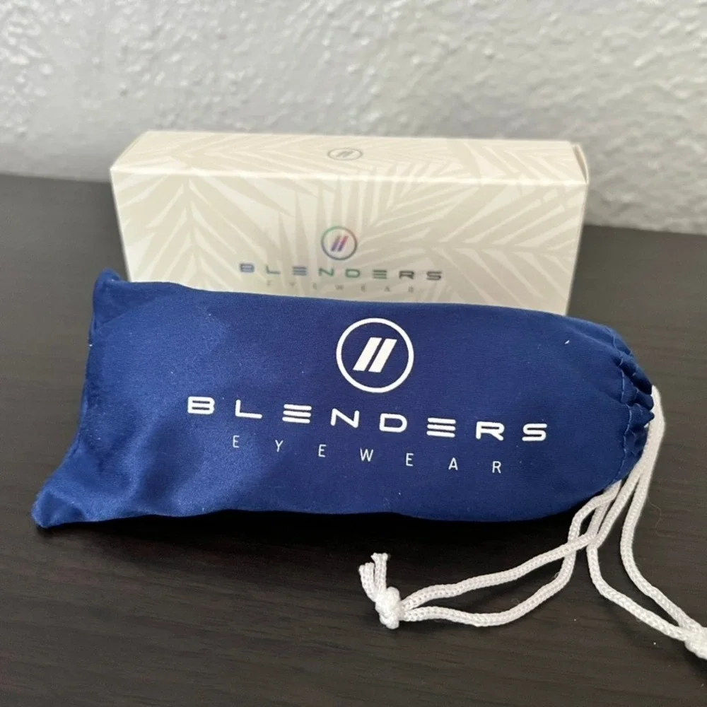 NEW Blenders Eyewear Cobra Clear Water Polarized Blue / Clear Sunglasses BE6104